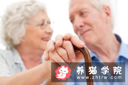 夫妻养狗两年体重减掉72斤，还治好了高血压